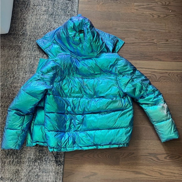 Kenzo short puffer coat in iridescent blue - Picture 9 of 10